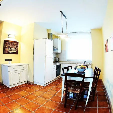 Il Contado Country House And Lägenhetshotell