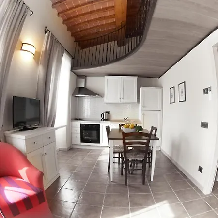 Il Contado Country House And Lägenhetshotell 3*