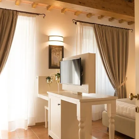 Il Contado Country House And Lägenhetshotell Poppi