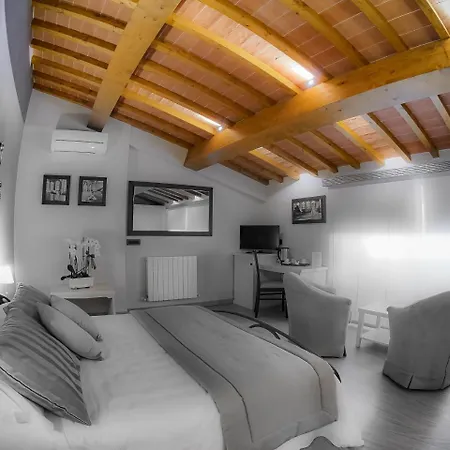 Lägenhetshotell Il Contado Country House And 3*